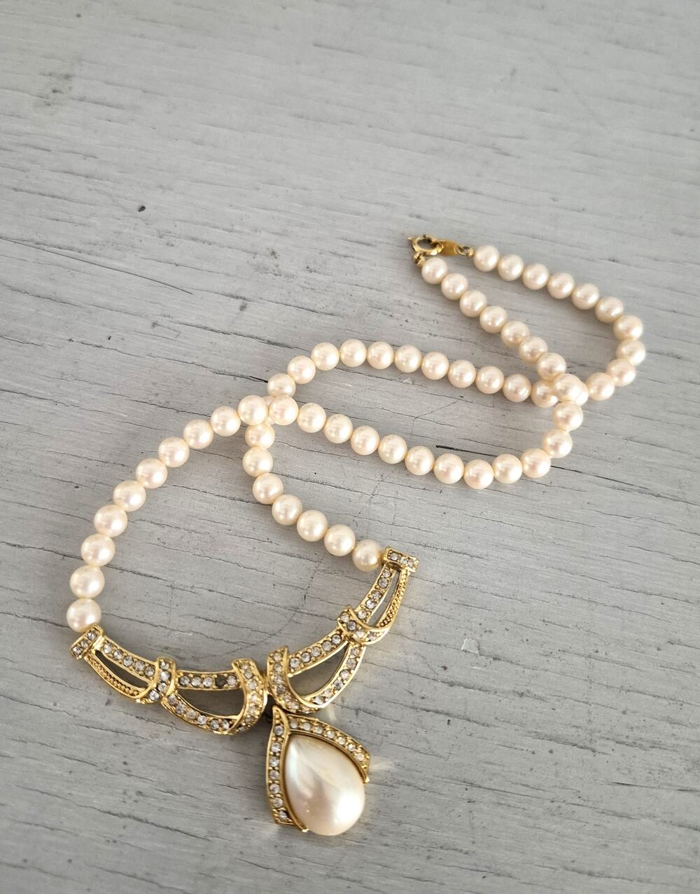 Vintage Trifari Faux Pearl Choker Necklace